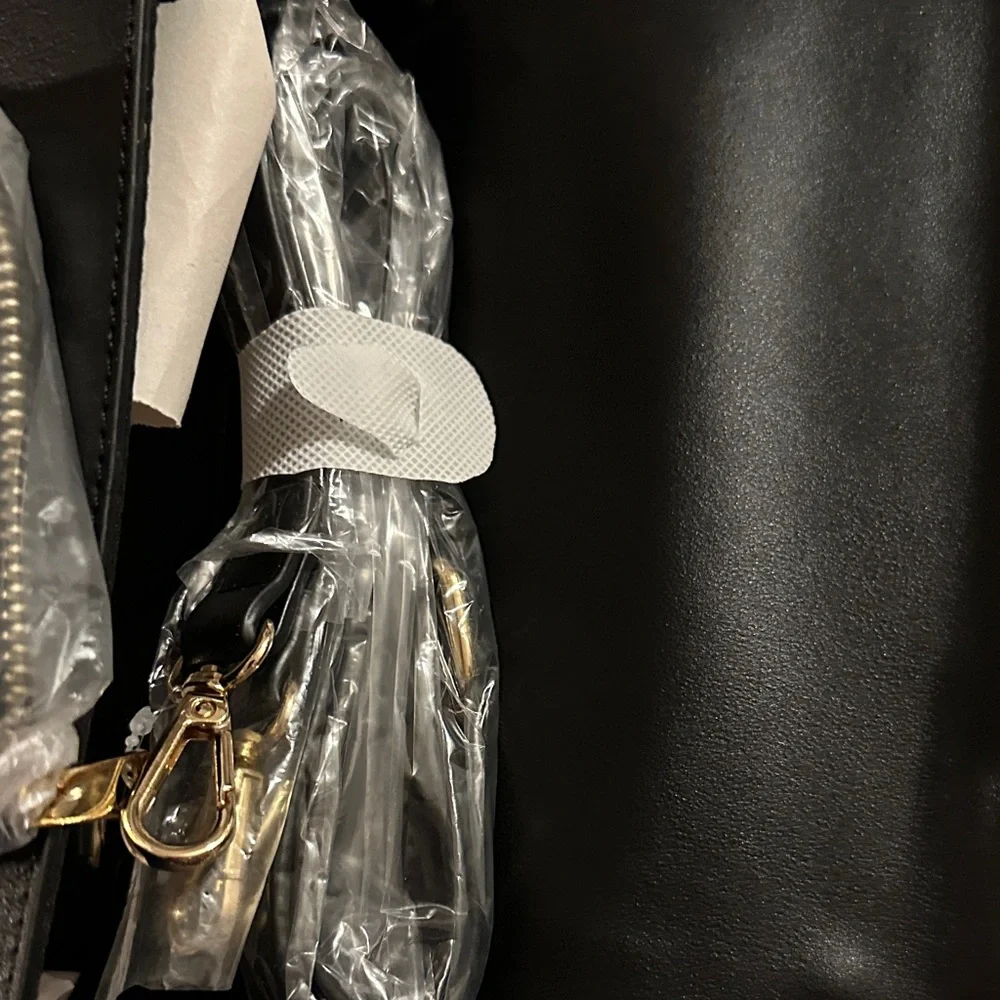 Black Vegan Leather with Gold Bee Accent. Wallet and Crossbody Strap NWT - Picture 3 of 3
